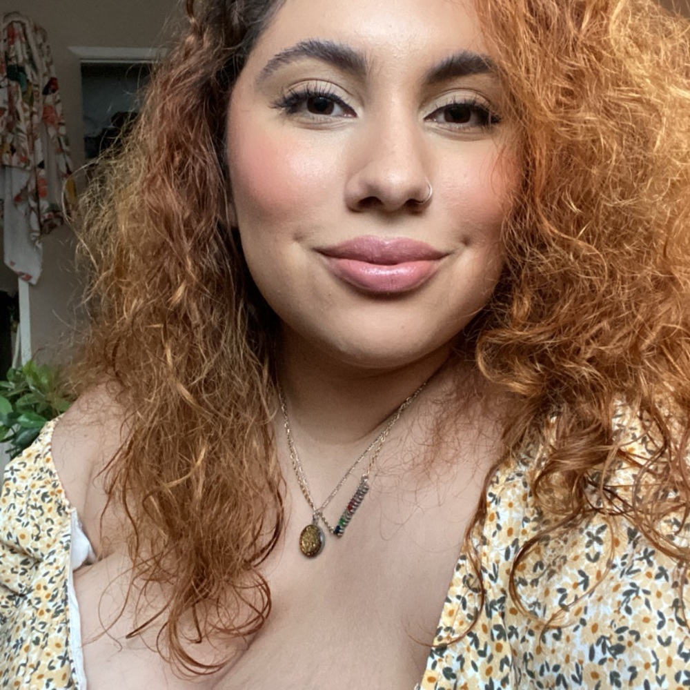 Meet your Posher, Alejandra